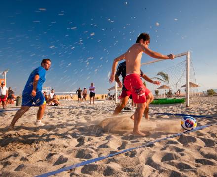 Boisko do piłki plażowej (beach soccera) wraz z bazą sprzętową